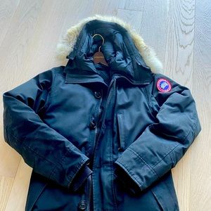 Black Canada Goose Chateau Parka with Coyote Fur. XS. 4/5 Condition.